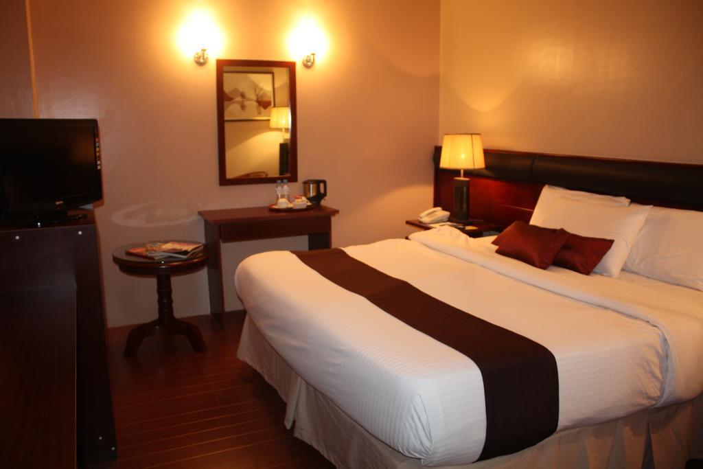 Allure Hotel & Suites Cebu Exterior photo